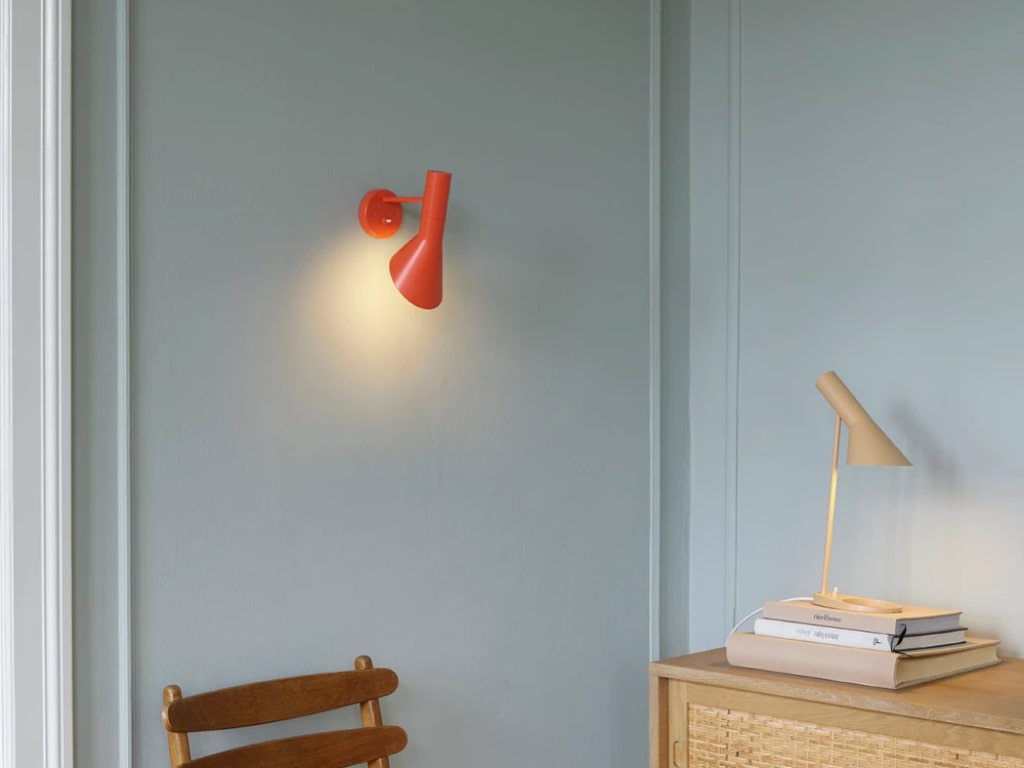 AJ Wall Lamp | AJ テーブルランプ by Arne Jacobsen | Louis Poulsen– Generate Design