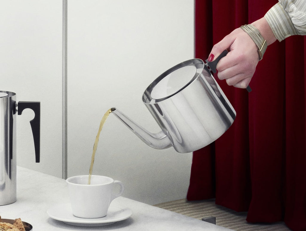 Cylinda-Line Tea Pot 1.25L シリンダーライン ティーポット 1.25リットル by Arne Jacobsen–  Generate Design
